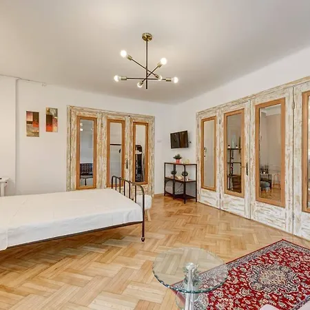 Apartment This Is It Old City Center